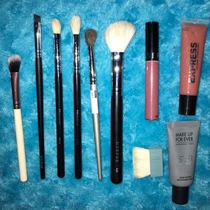 Brush and lip set